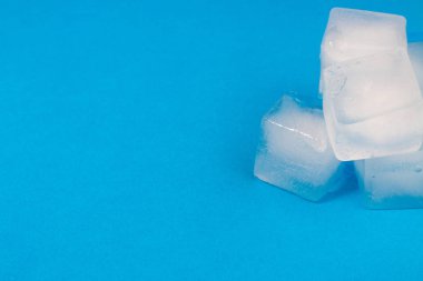 güzel buz küpleri, şeffaf buz