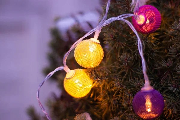 Piękne Kolorowe Boże Narodzenie Światła Choinki Girlandy — Zdjęcie stockowe