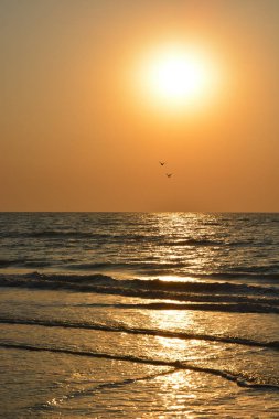 güzel deniz manzarası, deniz ve gökyüzü, dalgalar