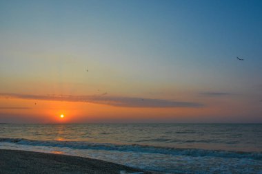 güzel deniz manzarası, deniz ve gökyüzü, dalgalar