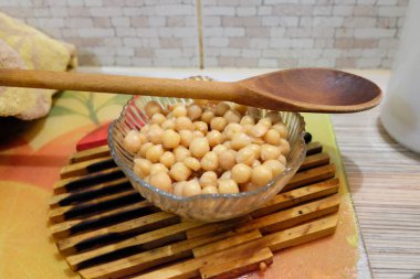 Nohut, Humus, haşlanmış bezelye, baklagiller