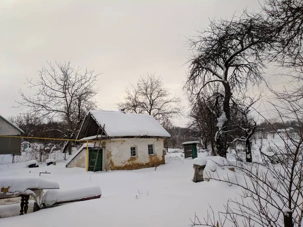 Старый Загородный Дом Зимой Разрушенный Дом — стоковое фото