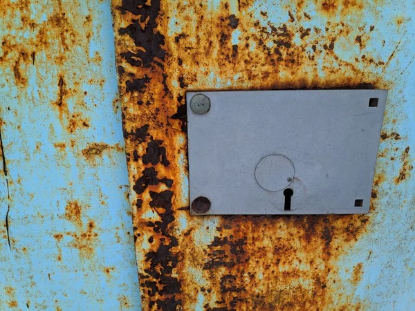 Eski kapı kilidi kapısı