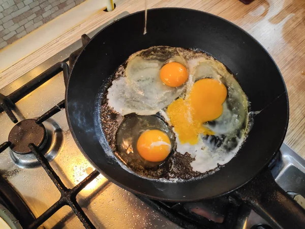 Huevos Fritos Una Sartén Cocinar Huevos Revueltos — Foto de Stock