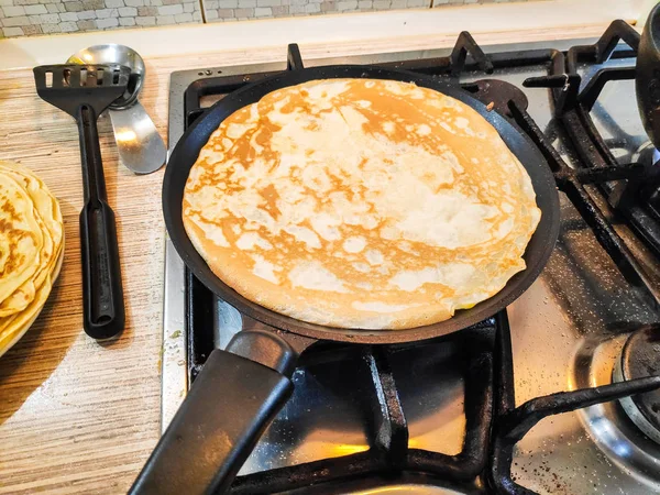 Délicieuses Crêpes Crêpes Cuisson Crêpes Dans Une Casserole — Photo