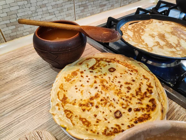 Leckere Pfannkuchen Pfannkuchen Kochen Pfannkuchen Der Pfanne — Stockfoto