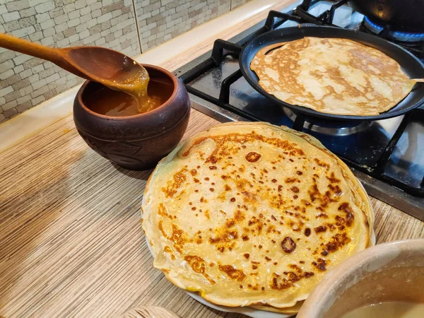 Läckra Pannkakor Matlagning Pannkakor Pannkakor Stekpanna — Stockfoto