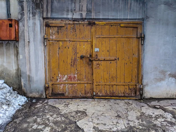 Старые Деревянные Ворота Винтажные Гаражные Двери — стоковое фото
