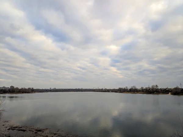 Landschaft Mit Bewölktem Himmel — Stockfoto