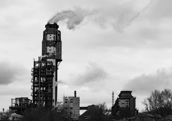 工場の煙突からの煙 大気汚染 — ストック写真