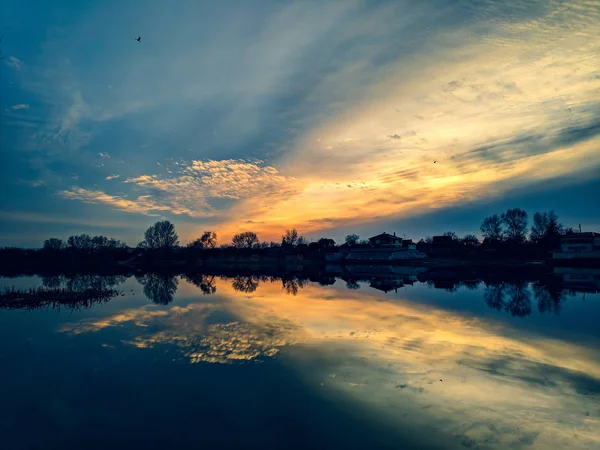 Very Beautiful Sunset River Clouds Reflected Water Colorful Evening Landscape — Stock Photo, Image