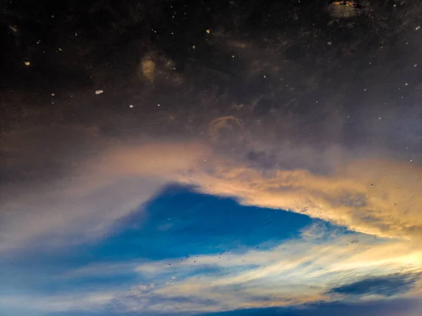 Reflexão Água Espaço Fundo Abstrato Colorido Círculos Água — Fotografia de Stock