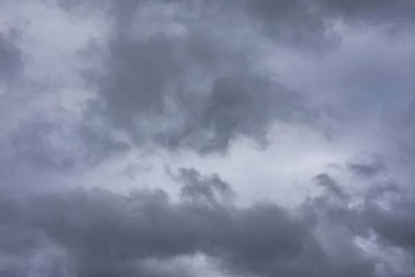 Dramático Céu Nublado Escuro Antes Tempestade — Fotografia de Stock