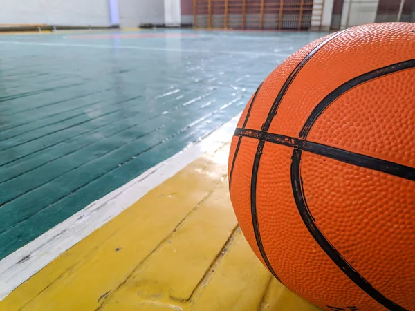 Pallone Basket Campo Vista Vicino — Foto Stock