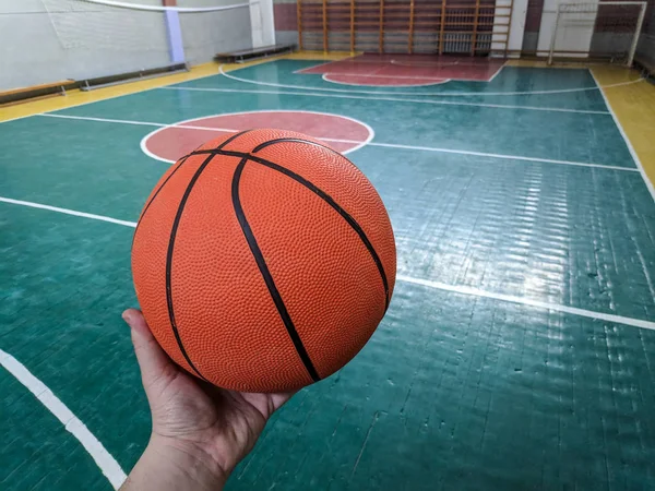 Basketball Basketball Court Hand Holding Ball — Stock Photo, Image