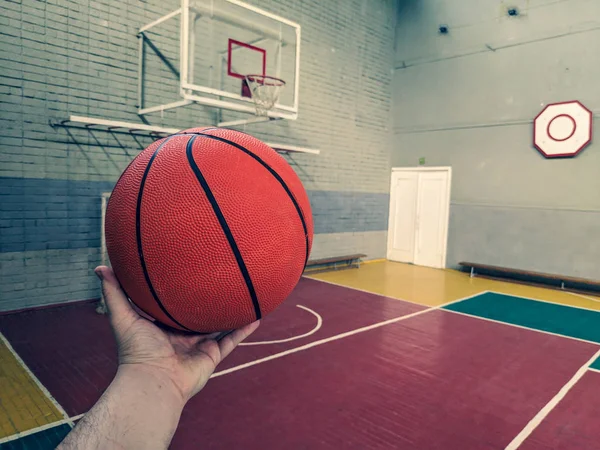 Basketbal Basketbalveld Hand Holding Bal — Stockfoto