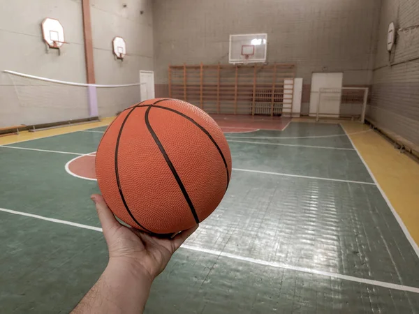 Baloncesto Cancha Baloncesto Bola Mano —  Fotos de Stock