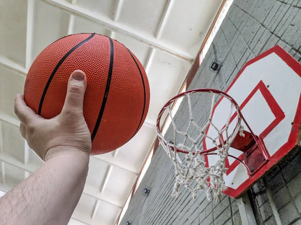 Basketbal Basketbalveld Hand Holding Bal — Stockfoto