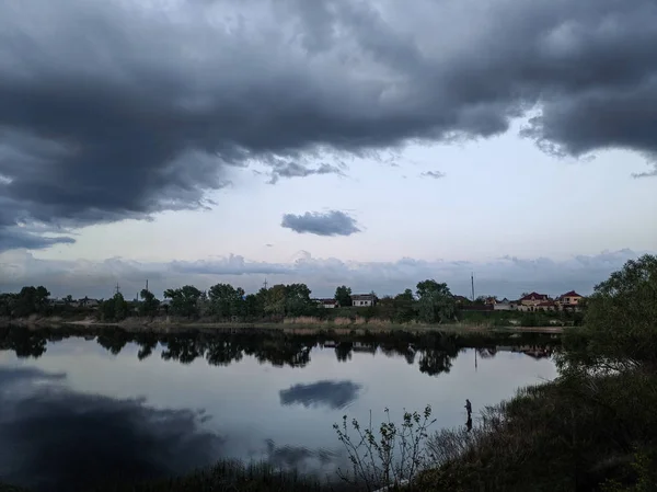 Τοπίο Πριν Από Την Καταιγίδα Επικίνδυνα Σύννεφα Πριν Από Βροχή — Φωτογραφία Αρχείου
