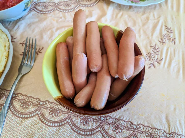 Savoureuses Saucisses Dans Une Assiette — Photo