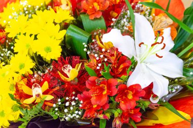 güzel çiçekler büyük bir buket