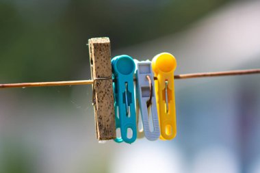 halat üzerinde farklı clotheslines