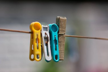 halat üzerinde farklı clotheslines