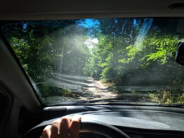 Auto Der Fahrer Steuer Eines Autos Mit Dem Auto Unterwegs — Stockfoto