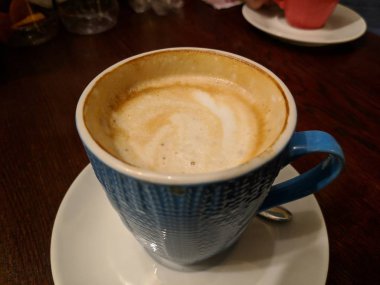 güzel bir fincan kahve. kahve üzerinde çizim