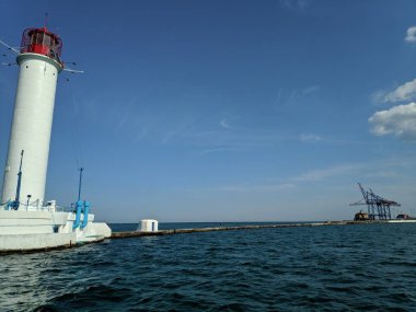 vintage beyaz deniz feneri. güzel liman deniz feneri