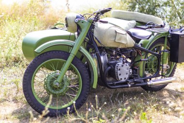 bir sidecar ile vintage motosiklet. askeri motosiklet.