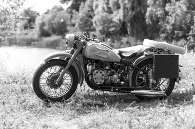 bir sidecar ile vintage motosiklet. askeri motosiklet.