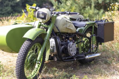 bir sidecar ile vintage motosiklet. askeri motosiklet.