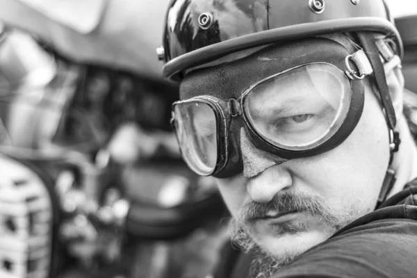 Portrait Motard Homme Avec Une Moustache Une Barbe — Photo