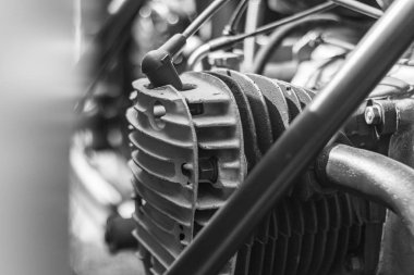 eski bir motosiklet motoru. motosiklet motor silindirleri.