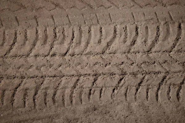 kumda lastik sırt baskılar