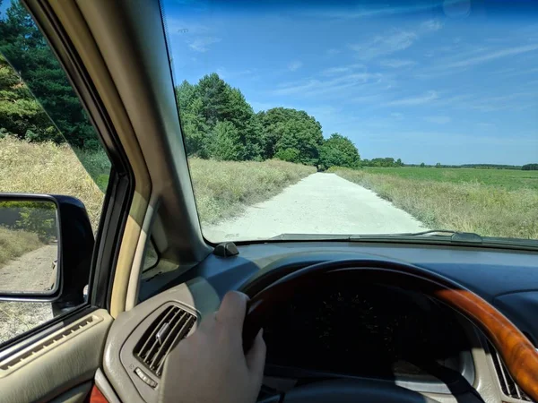 Cavalgando Dentro Carro Interior Veículo Motorista Monta Uma Estrada Terra — Fotografia de Stock