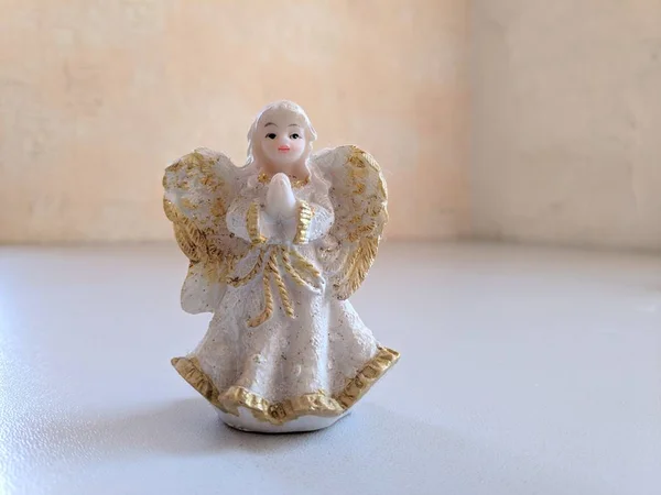 Статуэтка Ангела Белый Фарфоровый Ангел — стоковое фото