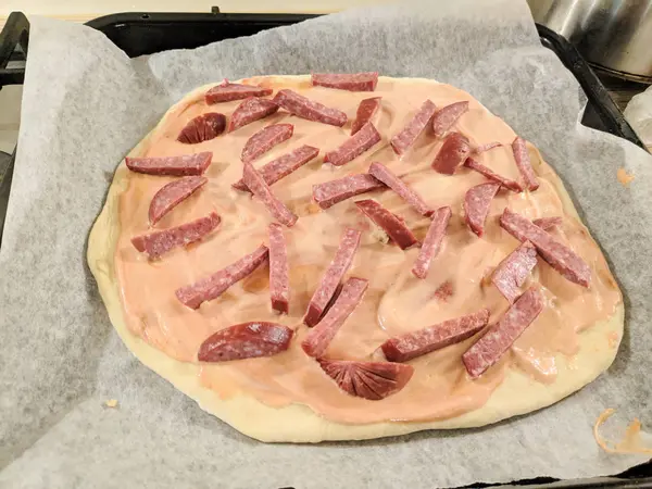 Gotowania Pizzy Domu Toppingi Ciasta Pizzy — Zdjęcie stockowe