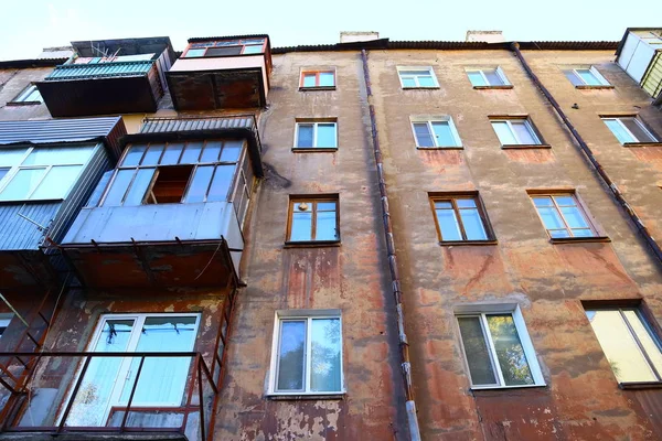 Very Old High Rise Building Old Windows House — Stock Photo, Image