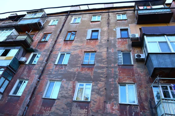 Sehr Altes Hochhaus Alte Fenster Haus — Stockfoto