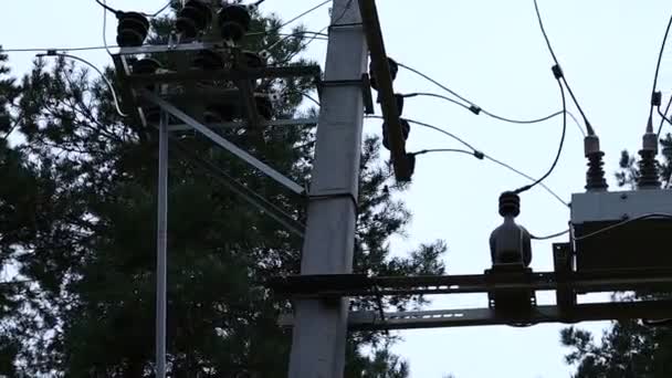 Pólos Transformador Disjuntor Fios Suportes Eléctricos — Vídeo de Stock