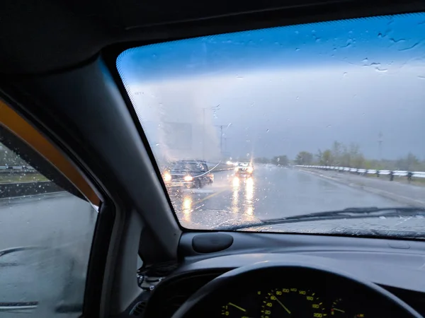 Köra Bil Regnet Regn Och Dåligt Väder Våt Väg — Stockfoto