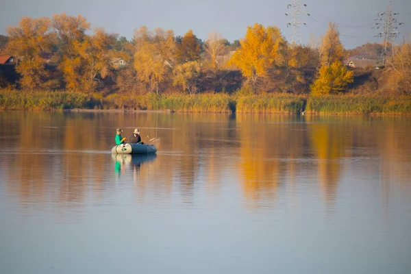 Fishermen Boat Boat Lake Fall Beautiful Autumn Landscape Boat Water — Stock Photo, Image