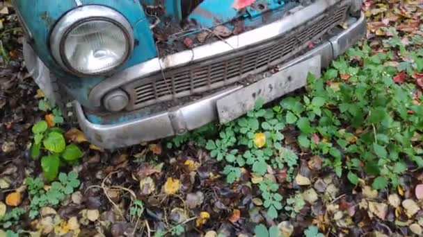 Oude Oldtimer Gebroken Roestige Auto — Stockvideo