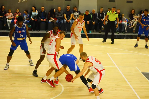 Basketbalspelers Basketbalveld — Stockfoto