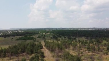 Yüksek bir yerden manzara. İHA 'dan arazi.