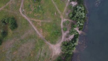 Yüksek bir yerden manzara. İHA 'dan arazi.