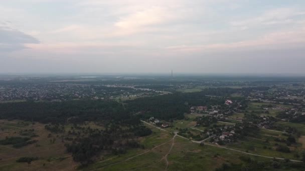 paysage d'une hauteur. terre du drone.