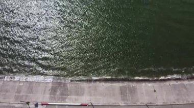 Yüksek bir yerden şehir manzarası. # Şehrin sokakları ve evleri #